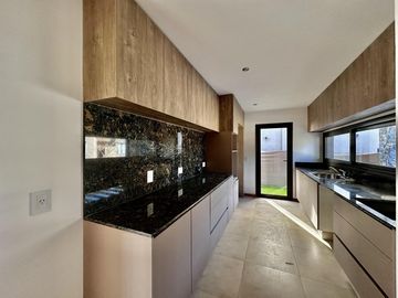 MODERNA CASA A ESTRENAR BARRIO AGUARIBAY