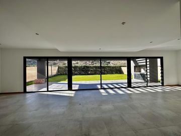 MODERNA CASA A ESTRENAR BARRIO AGUARIBAY