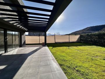 MODERNA CASA A ESTRENAR BARRIO AGUARIBAY
