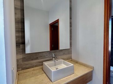 MODERNA CASA A ESTRENAR BARRIO AGUARIBAY