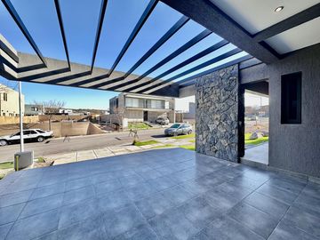 MODERNA CASA A ESTRENAR BARRIO AGUARIBAY