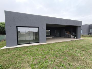 VENTA CASA AREA 1 SAN SEBASTIAN 3 AMBIENTES