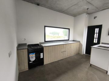 VENTA CASA AREA 1 SAN SEBASTIAN 3 AMBIENTES