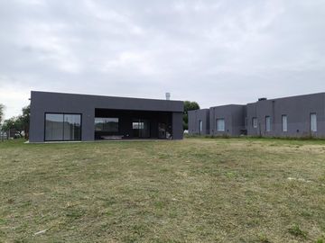 VENTA CASA AREA 1 SAN SEBASTIAN 3 AMBIENTES