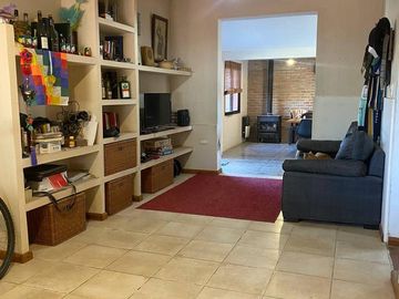 Casa de tres dormitorios con galeria, pileta y jardín. Rosario, Funes Garita 7