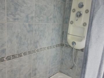 Casa en venta - 4 Dormitorios 4 Baños - 400mts2 - Ezeiza