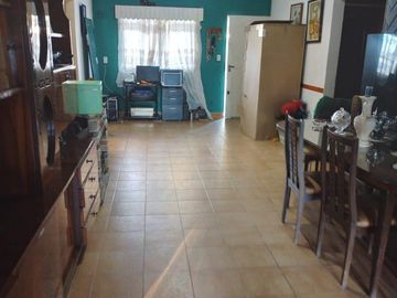Casa en venta - 4 Dormitorios 4 Baños - 400mts2 - Ezeiza