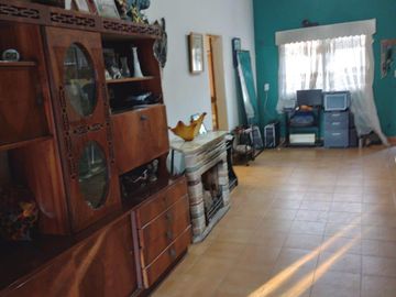 Casa en venta - 4 Dormitorios 4 Baños - 400mts2 - Ezeiza