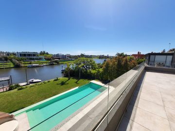 Casa en venta y alquiler anual en el exclusivo barrio de Albanueva