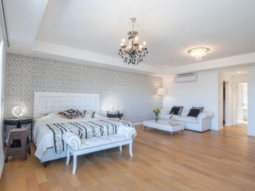 Casa en venta y alquiler anual en el exclusivo barrio de Albanueva