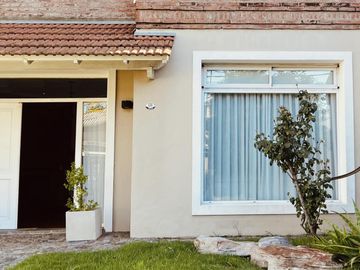 Casa en venta exclusiva zona Ituzaingó norte, 5 ambientes quincho y piscina.
