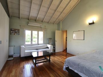 Casa en venta exclusiva zona Ituzaingó norte, 5 ambientes quincho y piscina.