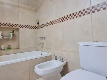 PH de 3 Ambientes todo en planta baja!-En Venta.