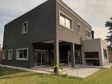 Casa de cuatro ambientes  en pilar