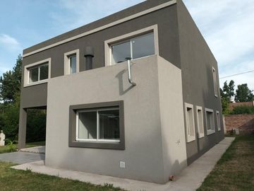Casa de cuatro ambientes  en pilar
