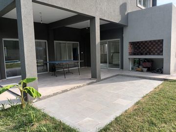 Casa de cuatro ambientes  en pilar
