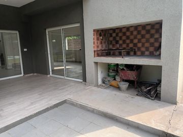 Casa de cuatro ambientes  en pilar