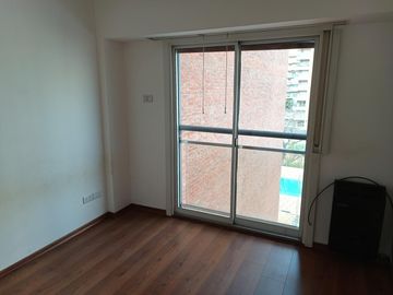 Departamento de cuatro ambientes con cochera en Lomas de Zamora