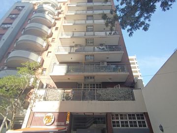 Departamento de cuatro ambientes con cochera en Lomas de Zamora