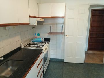 Departamento de cuatro ambientes con cochera en Lomas de Zamora