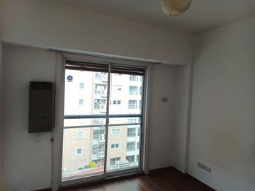 Departamento de cuatro ambientes con cochera en Lomas de Zamora