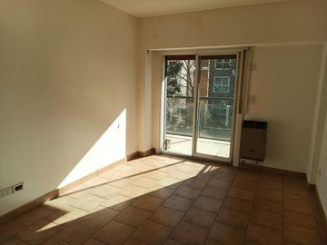 Departamento de cuatro ambientes con cochera en Lomas de Zamora