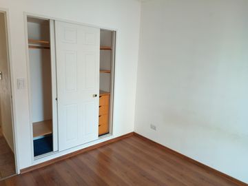 Departamento de cuatro ambientes con cochera en Lomas de Zamora