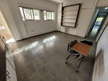PH 4 ambiente  con patio y terraza en San Isidro