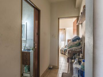 Venta PH 4 amb con patio, luz, divisible, opcional Local comercial. excelente estado. Munro