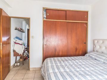Venta PH 4 amb con patio, luz, divisible, opcional Local comercial. excelente estado. Munro