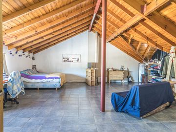 Venta PH 4 amb con patio, luz, divisible, opcional Local comercial. excelente estado. Munro