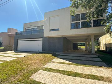 Casa en Barrio Privado el Dorado