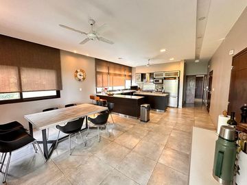 Casa categoría PREMIUM de 4 dormitorios en VENTA en country La Arboleda