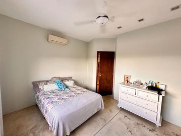 Casa categoría PREMIUM de 4 dormitorios en VENTA en country La Arboleda