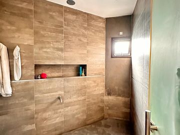 Casa categoría PREMIUM de 4 dormitorios en VENTA en country La Arboleda
