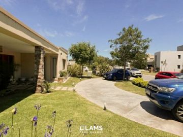 Casa en Venta - 3 ambientes con piscina en Barrio Privado Arenas del Sur