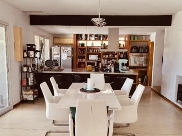 Casa en Venta en Santa Catalina. Villanueva.