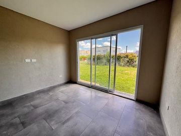 Casa en San Ramon, Pilar del este