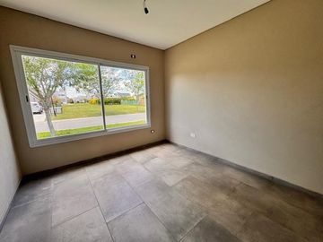 Casa en San Ramon, Pilar del este