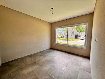 Casa en San Ramon, Pilar del este
