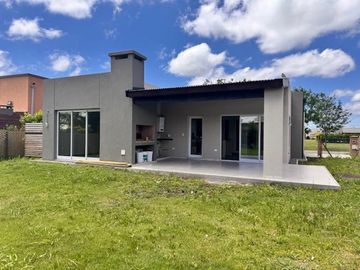 Casa en San Ramon, Pilar del este