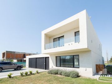 Casa 3 dormitorios en venta - La Rinconada Club de Campo