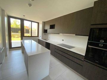 DUPLEX EN TRAPENSES-COLEGIO EVEREST - JARDIN