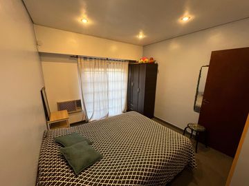 Casa PH de cinco ambientes con patio y pileta a la venta en Wilde