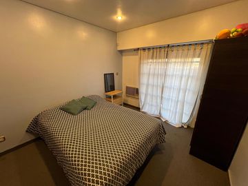 Casa PH de cinco ambientes con patio y pileta a la venta en Wilde