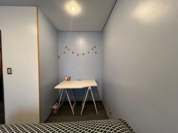 Casa PH de cinco ambientes con patio y pileta a la venta en Wilde