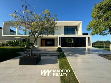 Casa en El Golf - 10 ambientes