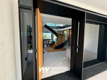 Casa en El Golf - 10 ambientes