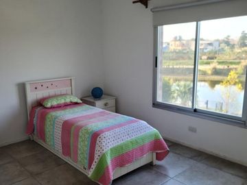 Casa en venta - 4 Dormitorios 3 Baños - Cochera - 858Mts2 - Tigre