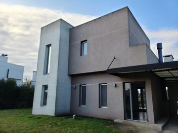 Casa en venta - 4 Dormitorios 3 Baños - Cochera - 858Mts2 - Tigre